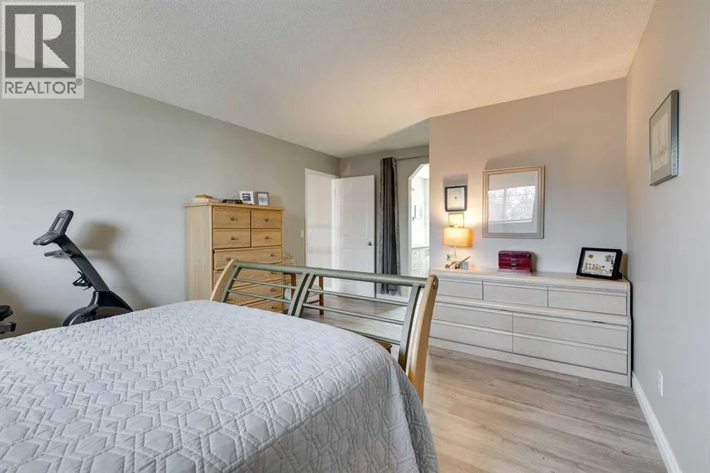 274 Mt Assiniboine Place SE