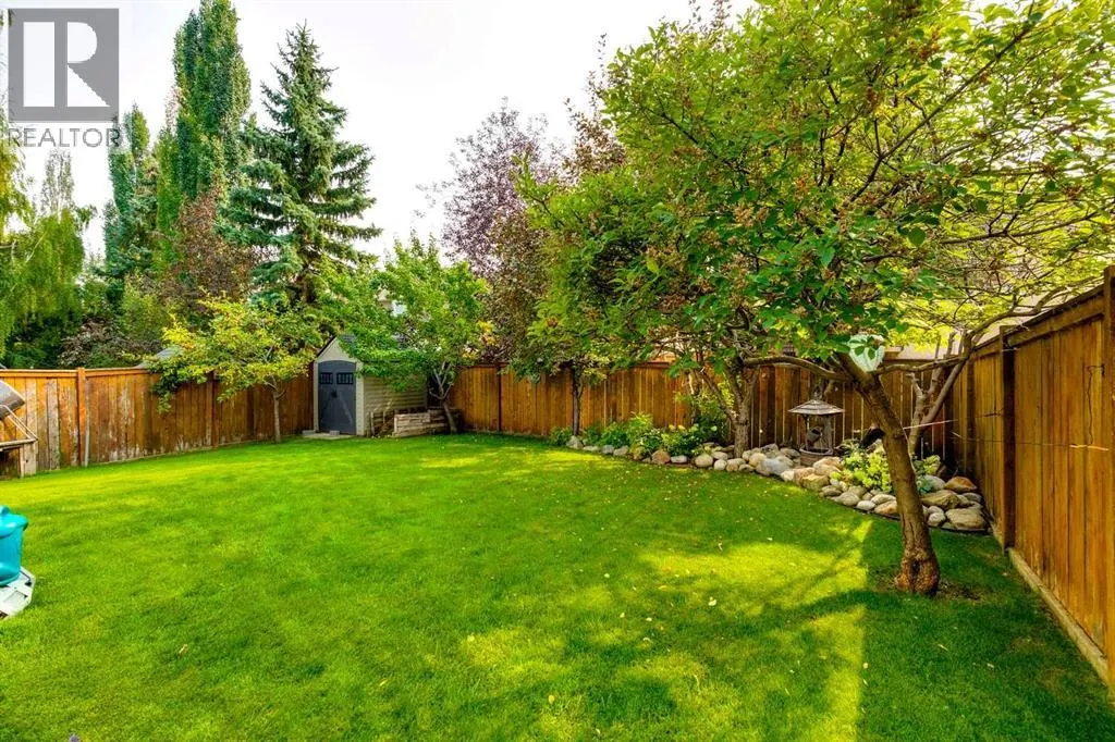274 Mt Assiniboine Place SE