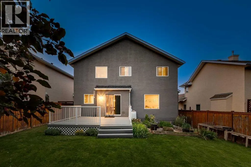 274 Mt Assiniboine Place SE