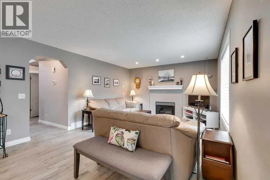 274 Mt Assiniboine Place SE