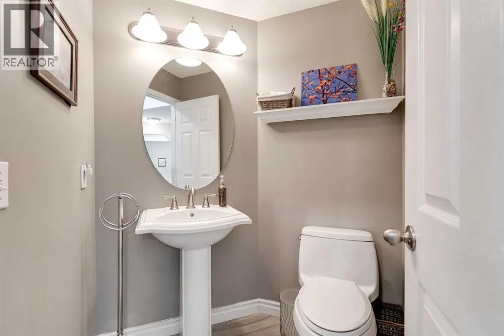 274 Mt Assiniboine Place SE