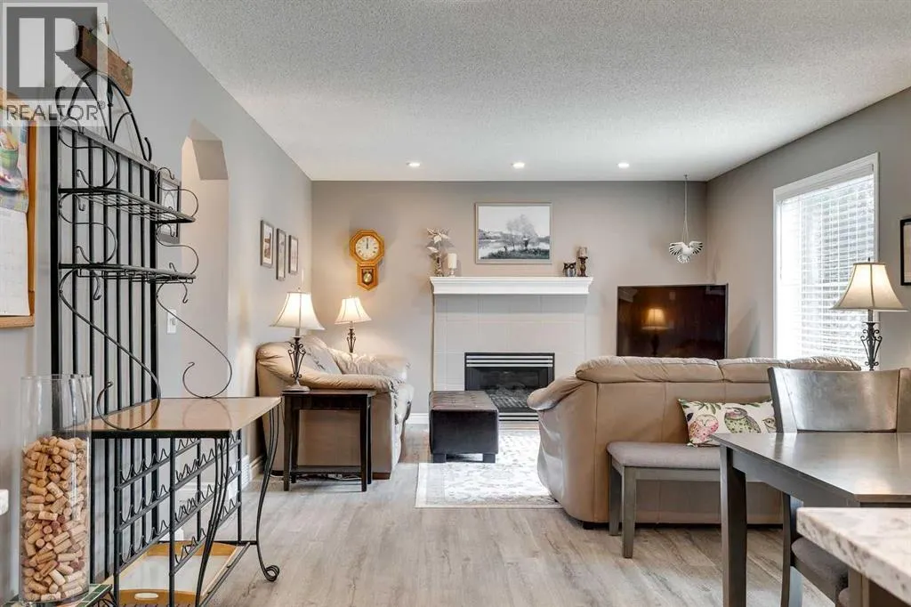 274 Mt Assiniboine Place SE