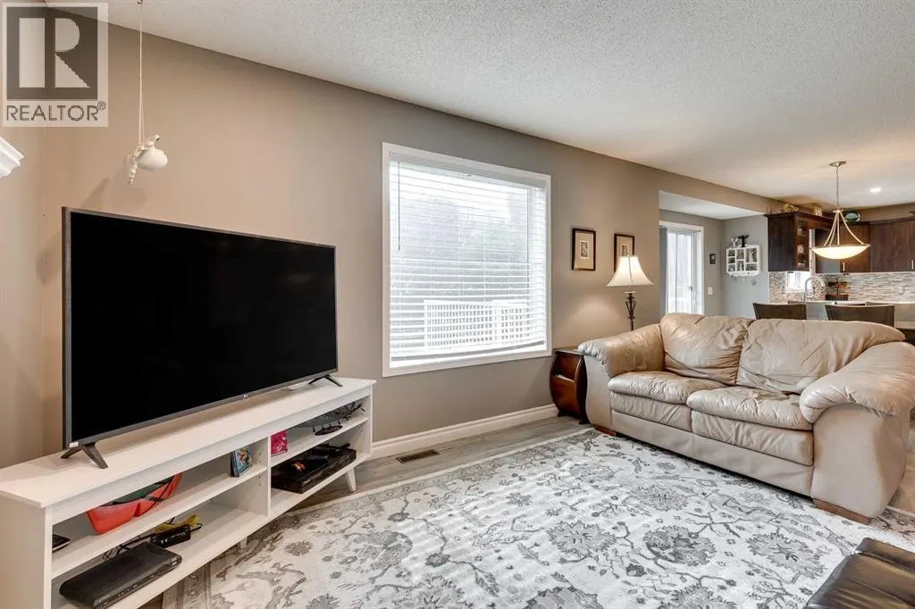274 Mt Assiniboine Place SE