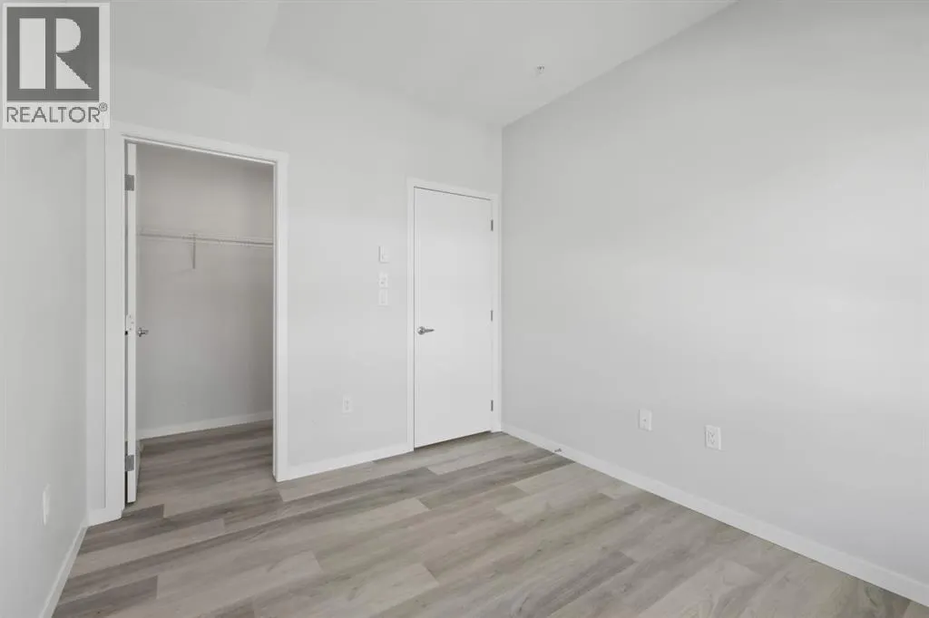 2307, 220 Seton Grove SE