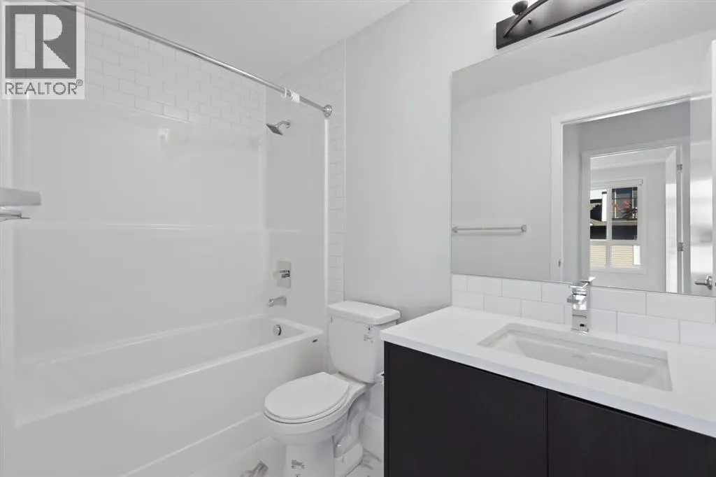 2307, 220 Seton Grove SE