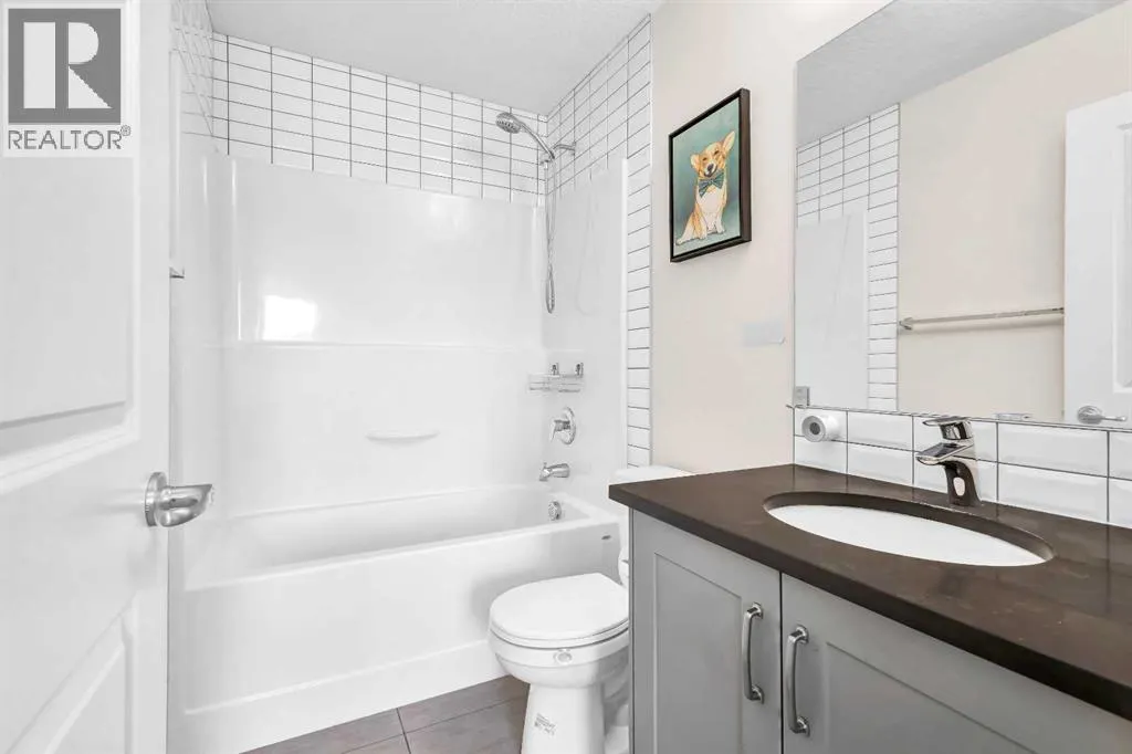208, 11 Evanscrest Mews NW
