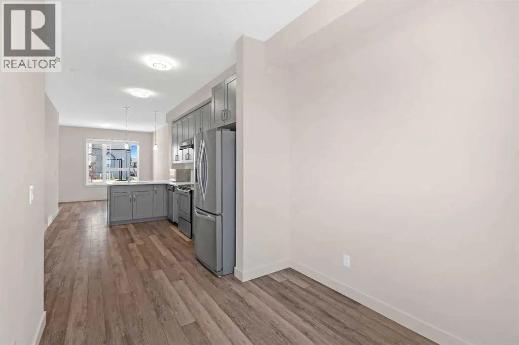 208, 11 Evanscrest Mews NW