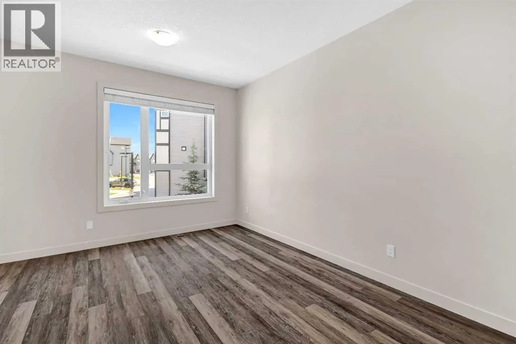 208, 11 Evanscrest Mews NW
