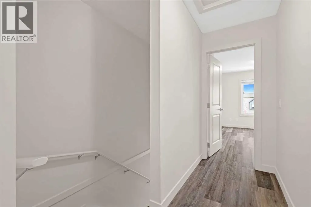 208, 11 Evanscrest Mews NW