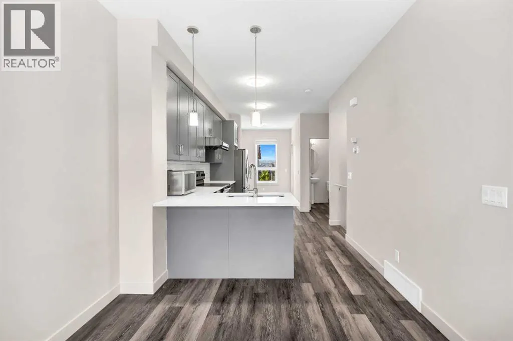 208, 11 Evanscrest Mews NW