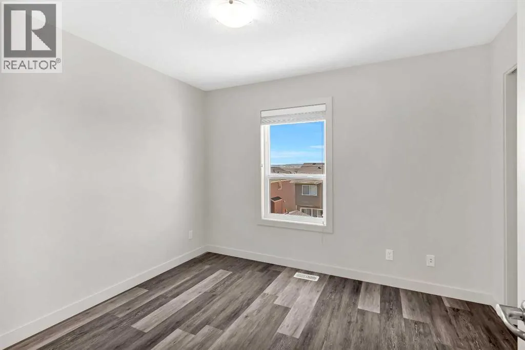 208, 11 Evanscrest Mews NW