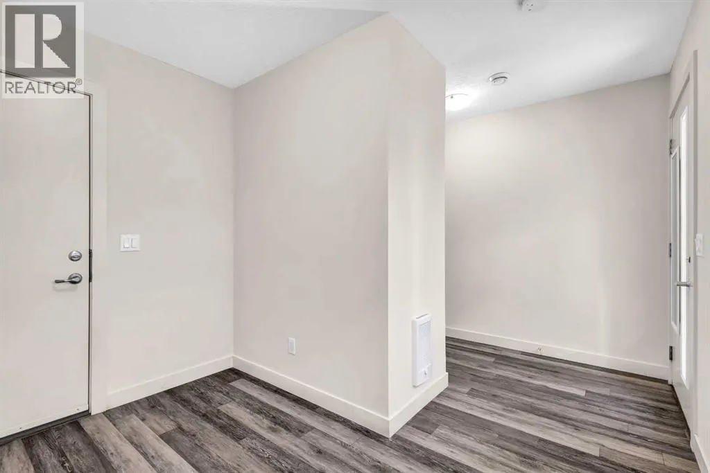 208, 11 Evanscrest Mews NW