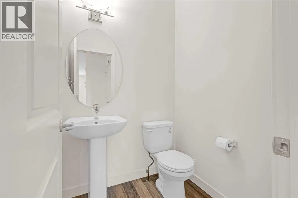 208, 11 Evanscrest Mews NW