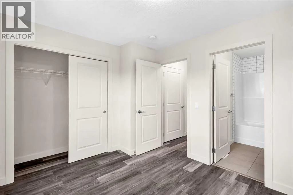 208, 11 Evanscrest Mews NW