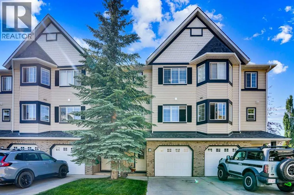 54 Cougar Ridge Mews SW