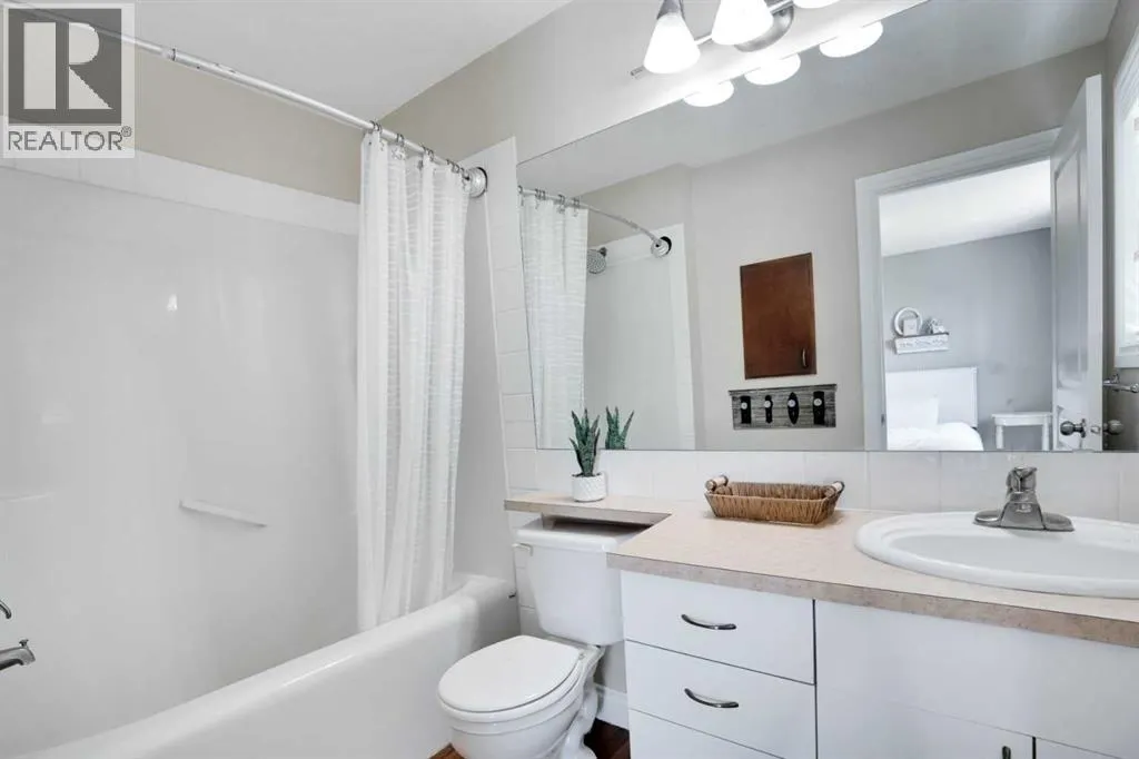 54 Cougar Ridge Mews SW