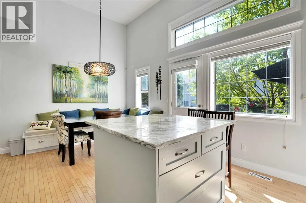54 Cougar Ridge Mews SW