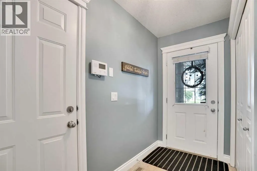 54 Cougar Ridge Mews SW
