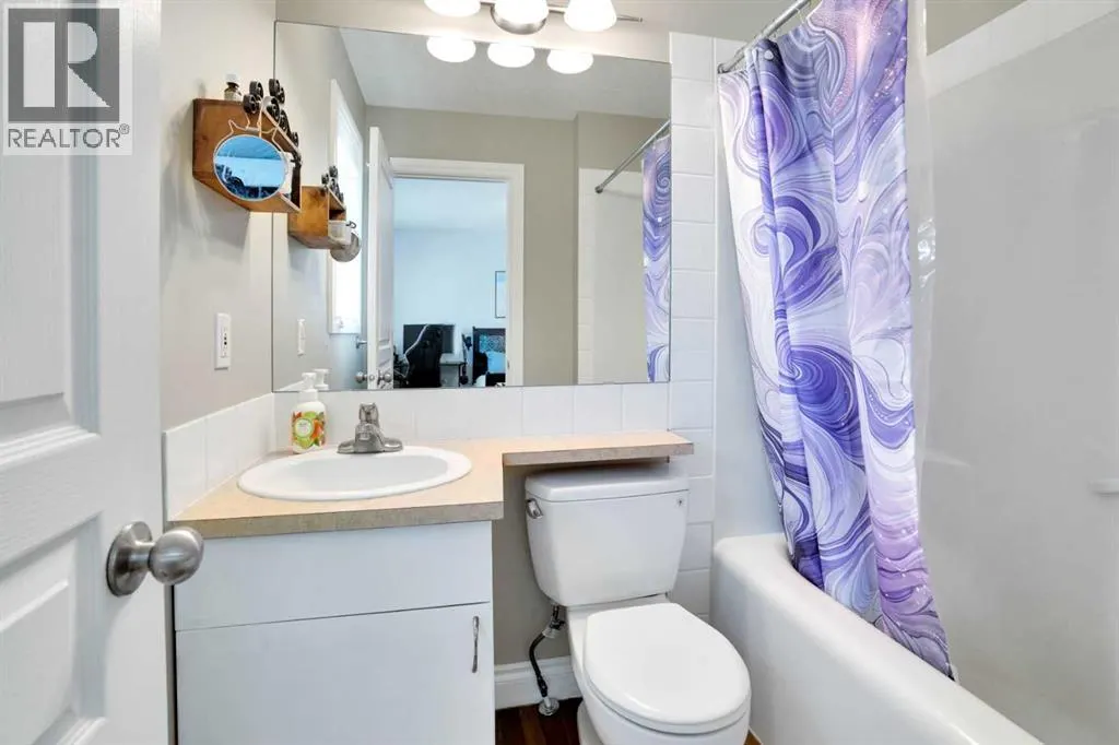 54 Cougar Ridge Mews SW