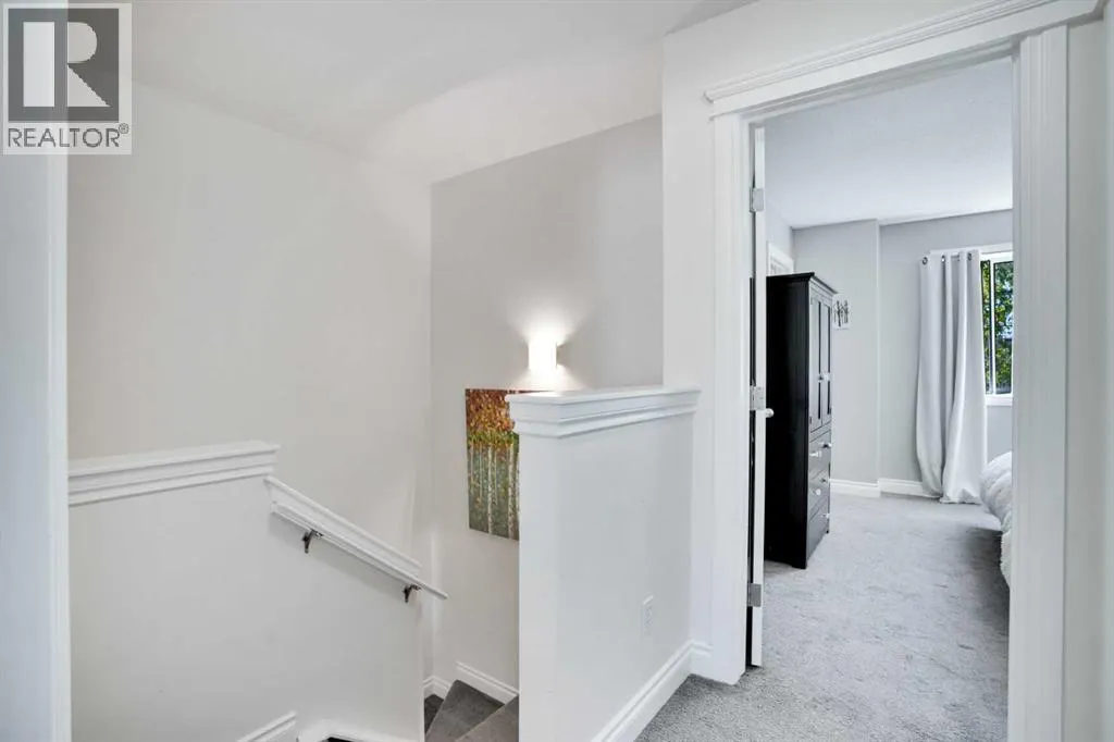 54 Cougar Ridge Mews SW