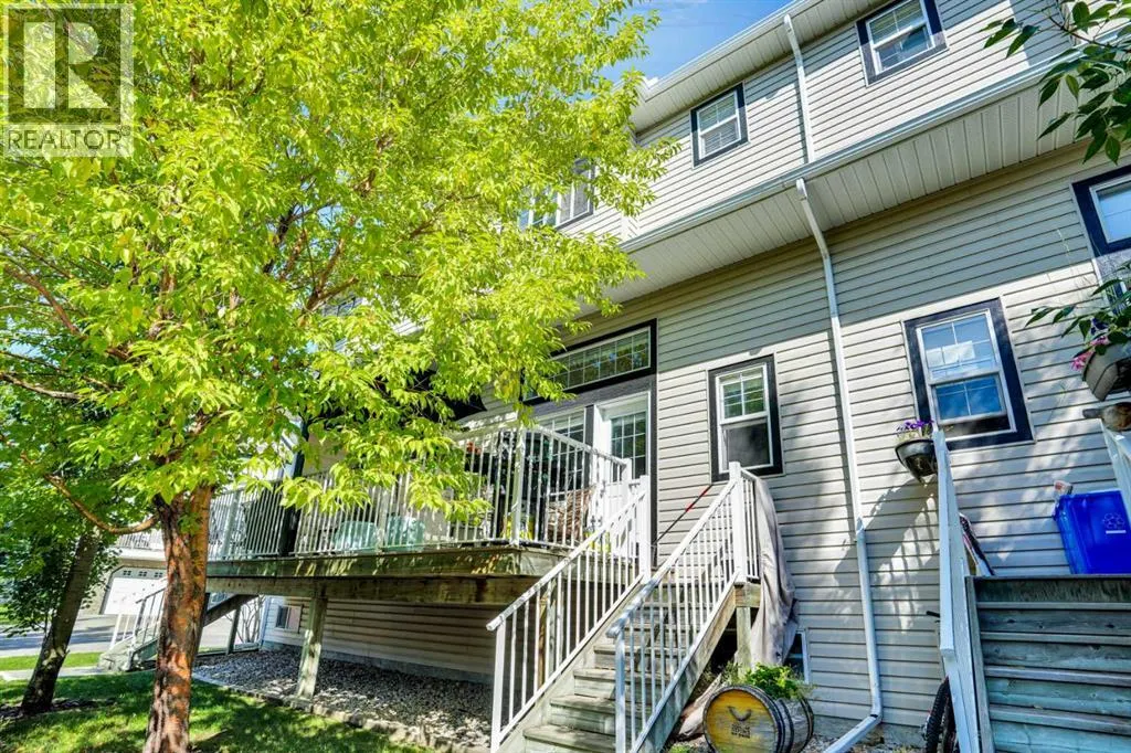 54 Cougar Ridge Mews SW