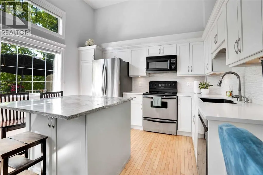 54 Cougar Ridge Mews SW