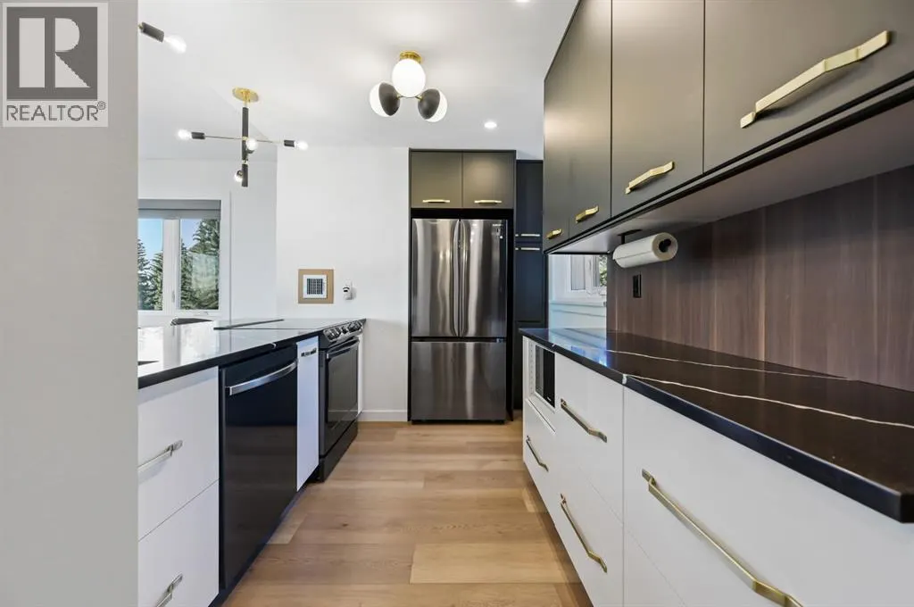 401, 3204 Rideau Place SW