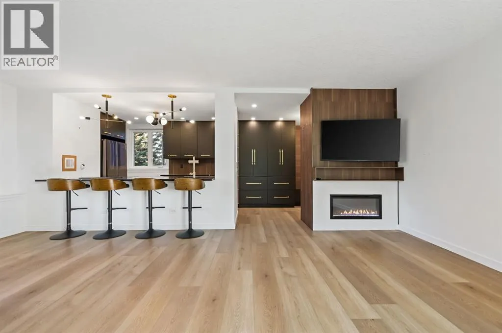 401, 3204 Rideau Place SW