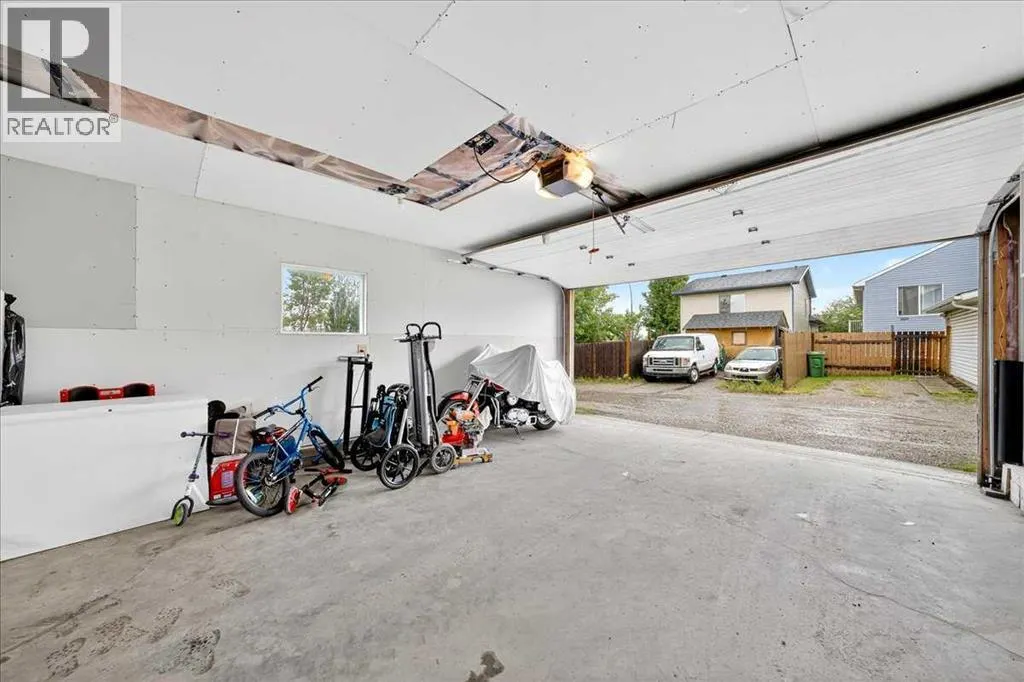2103 Country Hills Circle NW