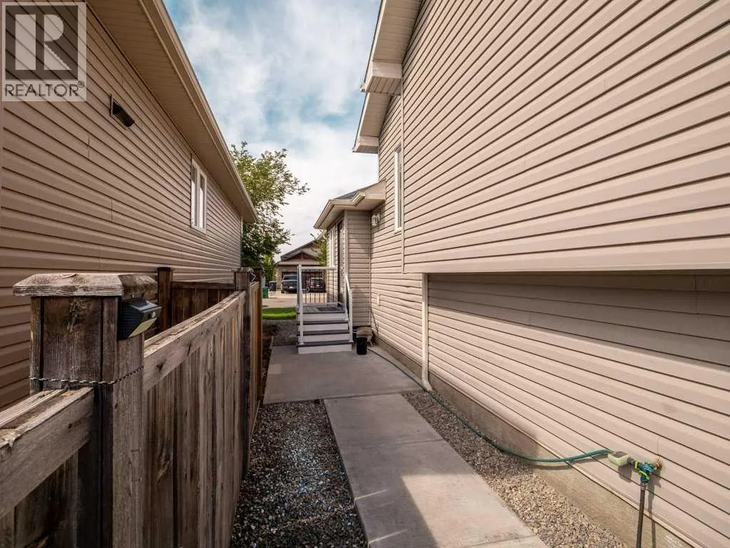 461 Lynx Terrace N