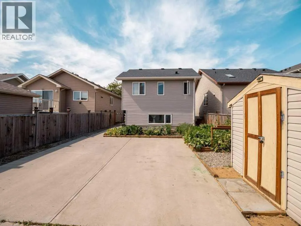 461 Lynx Terrace N