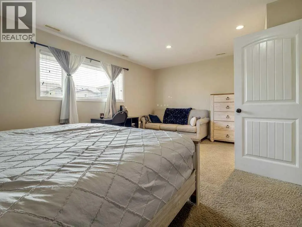 461 Lynx Terrace N