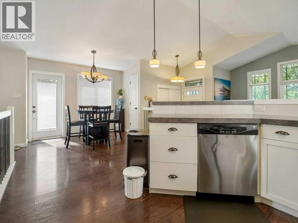 461 Lynx Terrace N