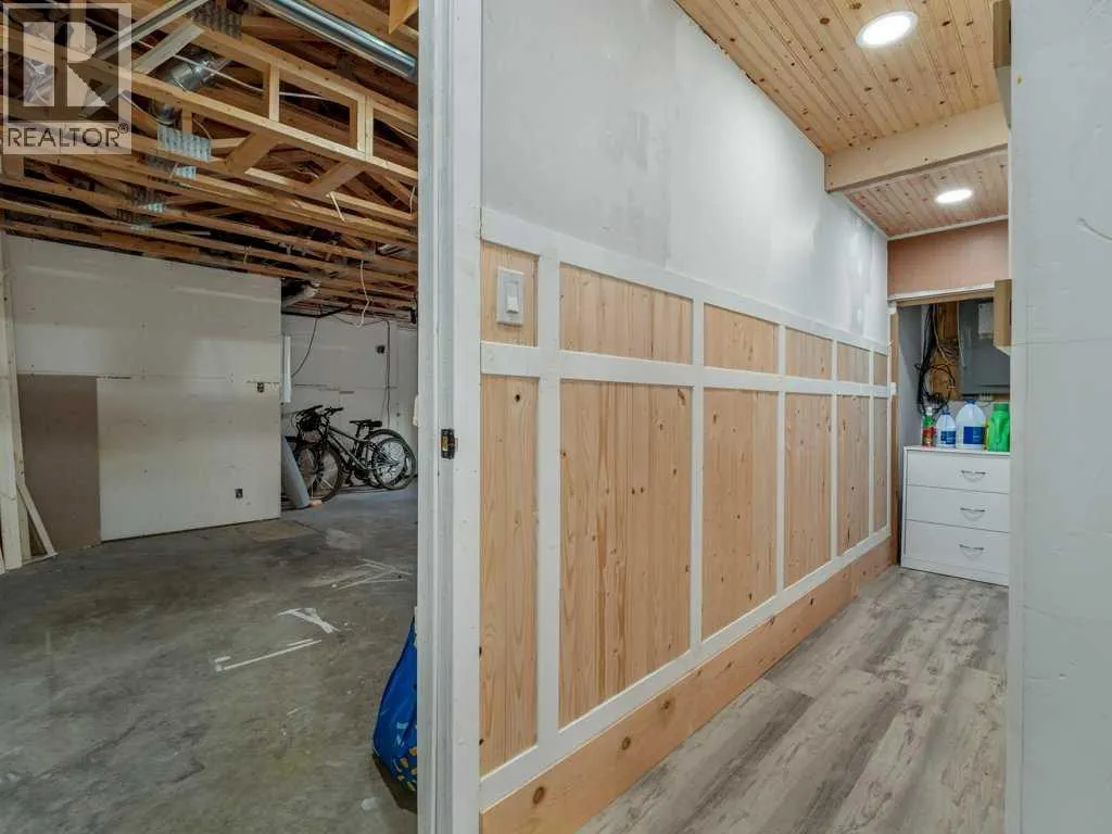 461 Lynx Terrace N