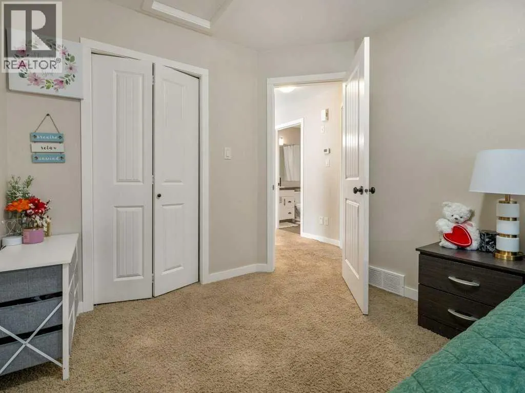461 Lynx Terrace N