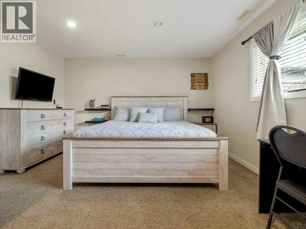 461 Lynx Terrace N