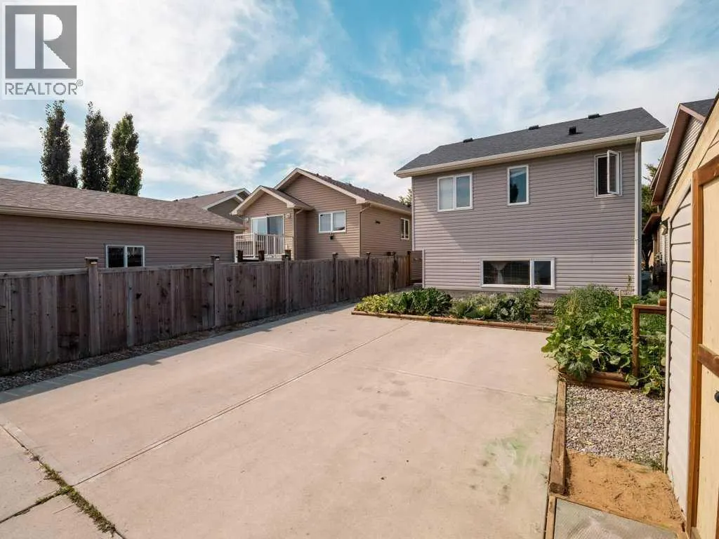 461 Lynx Terrace N