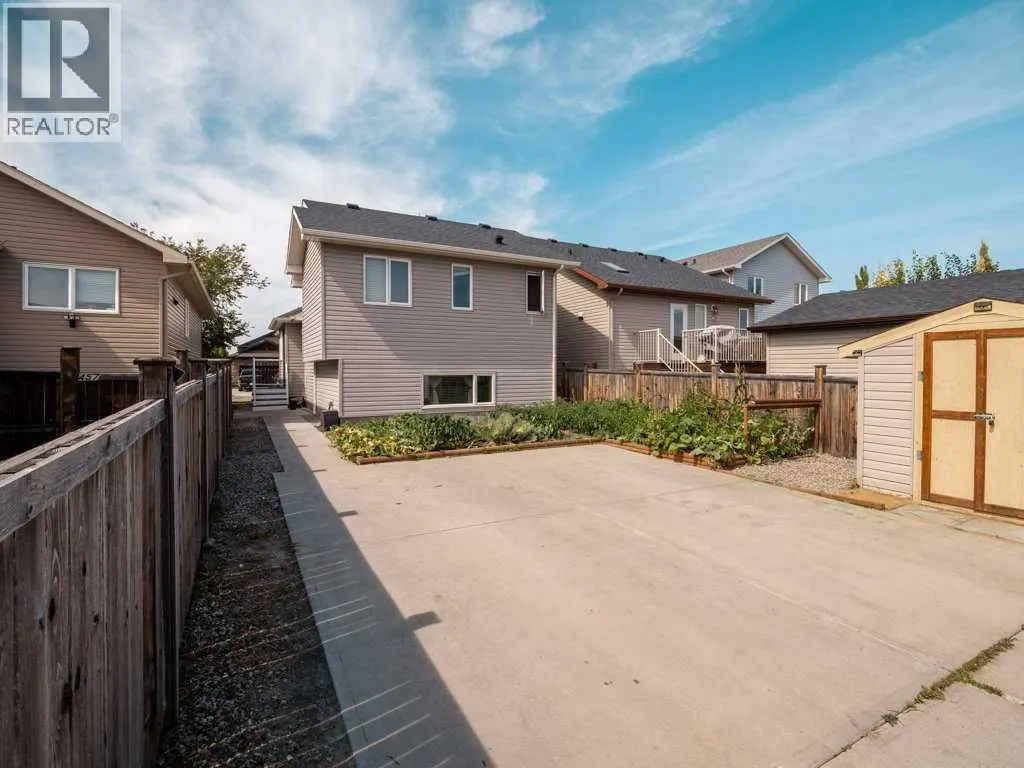 461 Lynx Terrace N