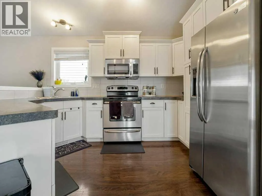 461 Lynx Terrace N