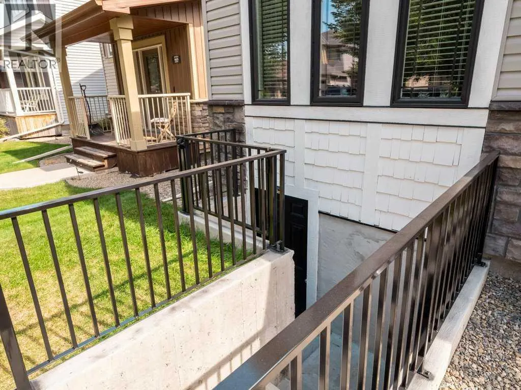 461 Lynx Terrace N