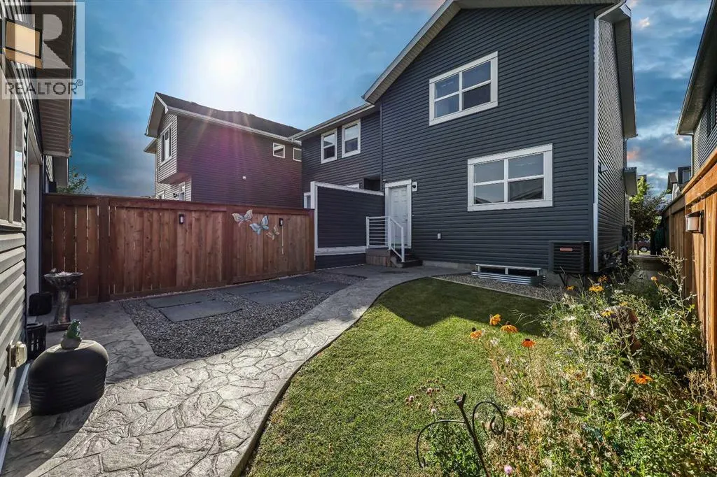 186 Redstone Drive NE