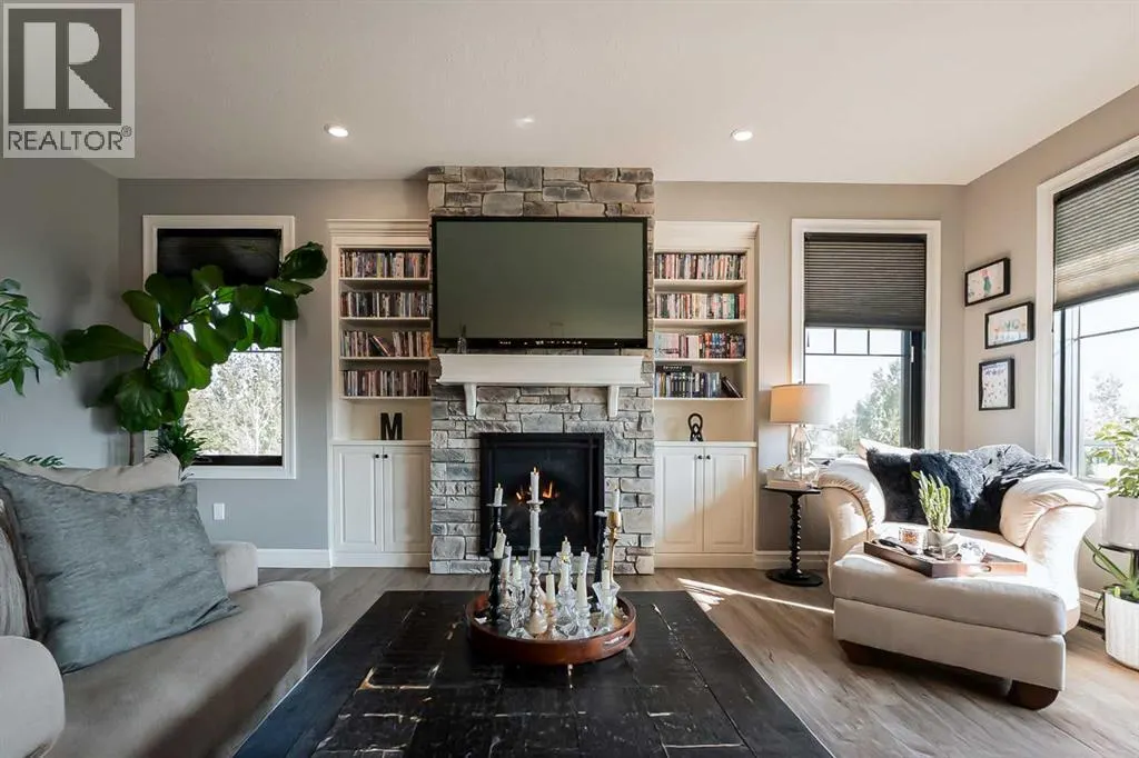 105 Whitetail Place W