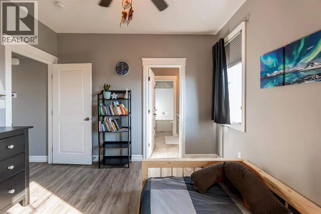 105 Whitetail Place W