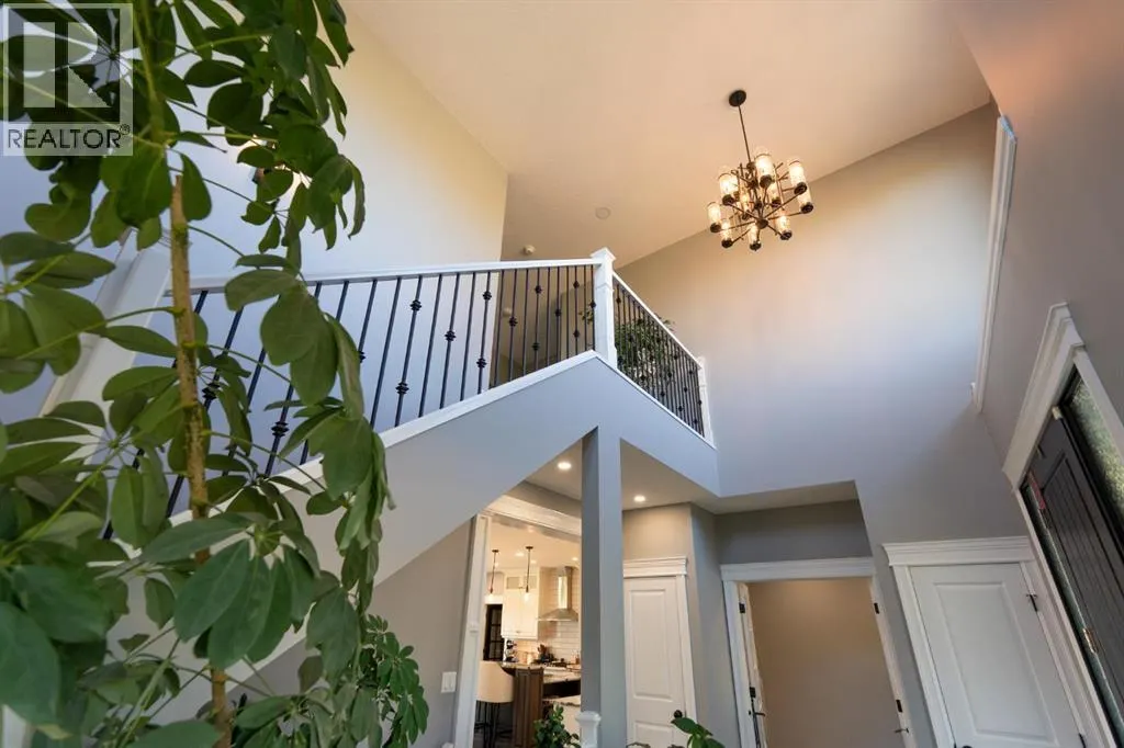105 Whitetail Place W