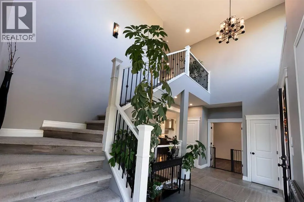 105 Whitetail Place W