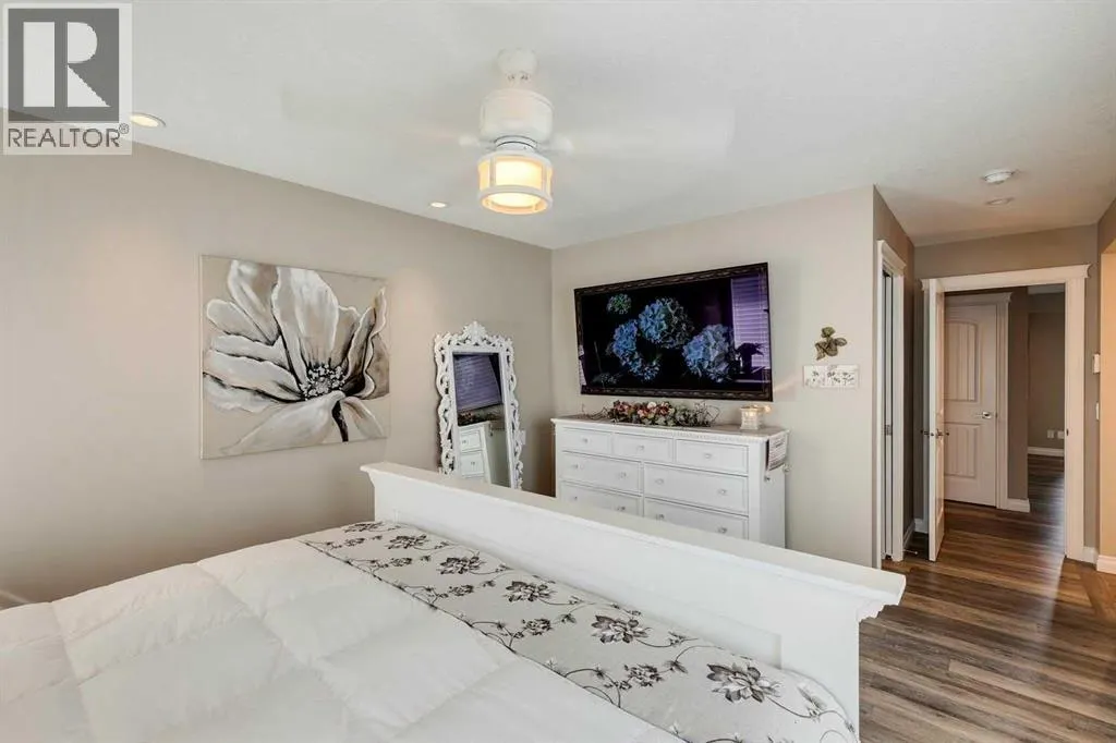 68 Mahogany Crescent SE