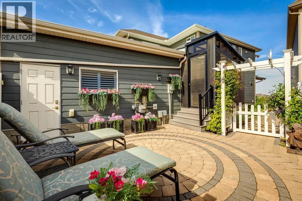 68 Mahogany Crescent SE
