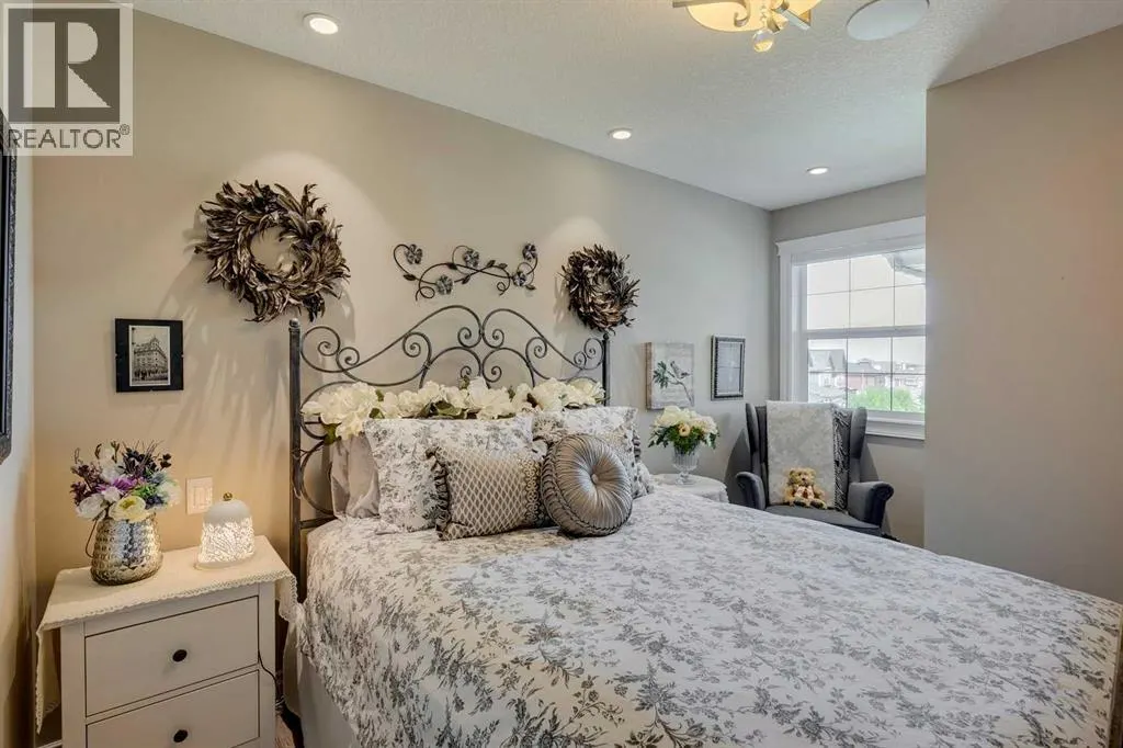 68 Mahogany Crescent SE