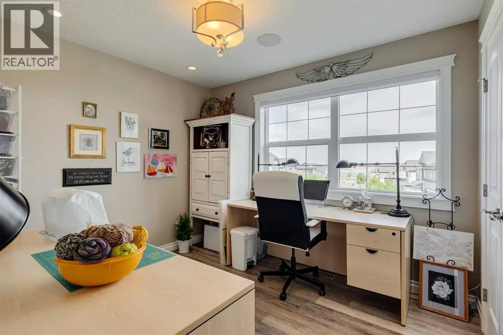68 Mahogany Crescent SE