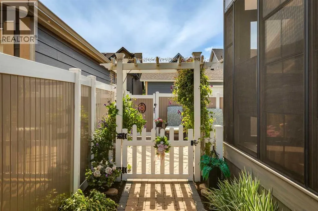 68 Mahogany Crescent SE